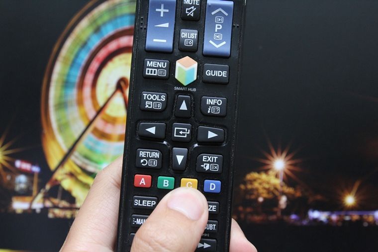 Hoặc nhấn nút C trên remote Cách học nấu ăn trên Smart tivi Samsung 2015 > Hoặc nhấn nút C trên remote
