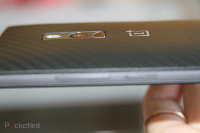 Các cạnh còn lại của OnePlus 2 Các cạnh còn lại của OnePlus 2