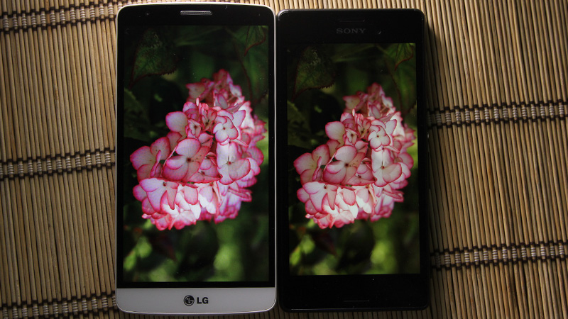  Ảnh so sánh màn hình của Sony Xperia M4 Aqua và LG G3 Stylus: