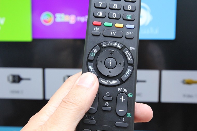 Cách sử dụng ứng dụng FPT Play trên Android tivi Sony 2015 > Nhấn nút BACK trên remote
