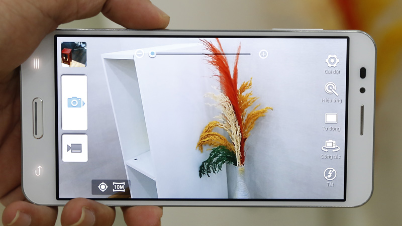 So sánh Pantech Vega Secret Up A900L và Sony Xperia C3