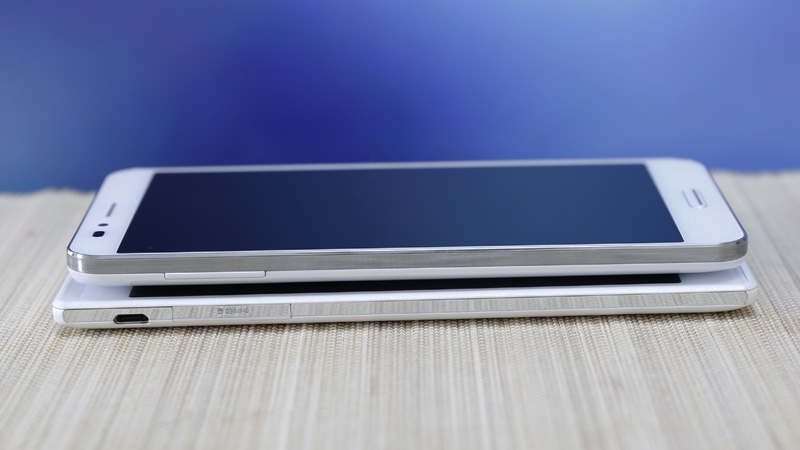 So sánh Pantech Vega Secret Up A900L và Sony Xperia C3