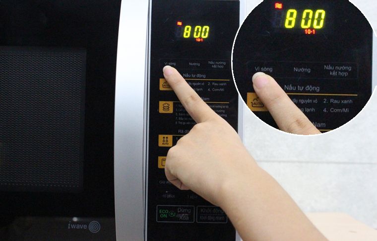 Nhấn “VI SÓNG” 1 lần để chọn mức công suất CAO – 800W Cách cài đặt 2 giai đoạn nấu thực phẩm cho lò vi sóng LG MH6342B > Nhấn “VI SÓNG” 1 lần để chọn mức công suất CAO – 800W