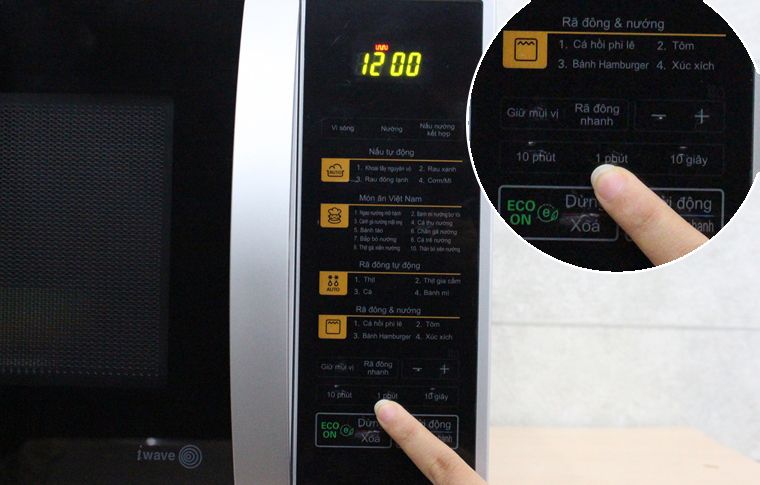 Nhấn “1 PHÚT” 2 lần – thời gian được cài đặt hiện tại là 12 phút Cách nướng món ăn bằng lò vi sóng LG MH6342B > Nhấn “1 PHÚT” 2 lần – thời gian được cài đặt hiện tại là 12 phút
