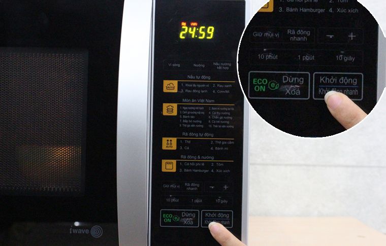 Nhấn “KHỞI ĐỘNG” để quá trình Nấu kết hợp được bắt đầu Cách sử dụng chế độ nấu kết hợp cho lò vi sóng LG MH6342B > Nhấn “KHỞI ĐỘNG” để quá trình Nấu kết hợp được bắt đầu