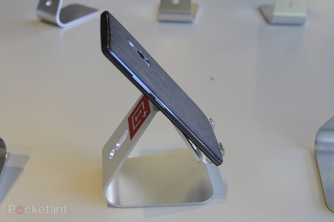 OnePlus 2 bán sạch 30.000 chiếc chỉ trong khoảng hơn 1 phút