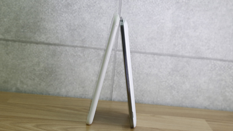 So sánh Pantech Vega Secret Up A900L và HTC Desire 816G