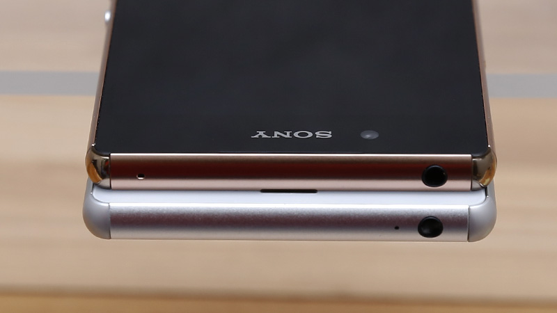 So sánh Sony Xperia Z3 và Sony Xperia Z3 Plus