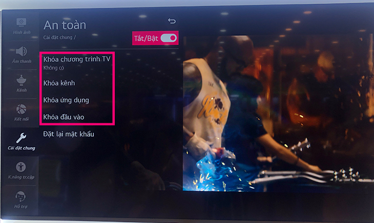 Chọn tính năng khóa để sử dụng