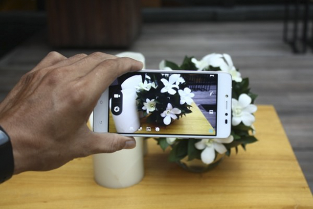 Camera trên Q-GLAM Camera trên Q-GLAM