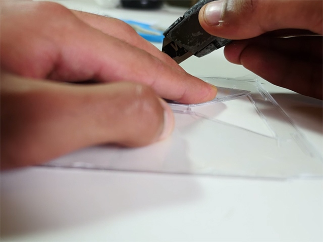 cắt mẫu làm phụ kiện xem 3D trên smartphone