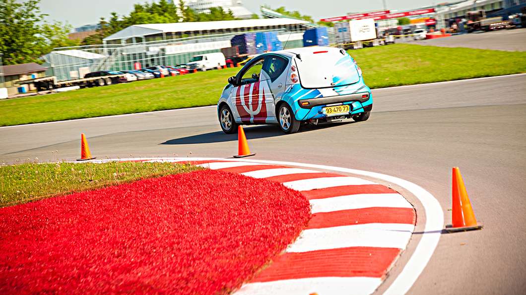 Pin Aluminium-air hứa hẹn giúp xe điện có thể chạy được gần 2.000 km chỉ sau một lần sạc đầy