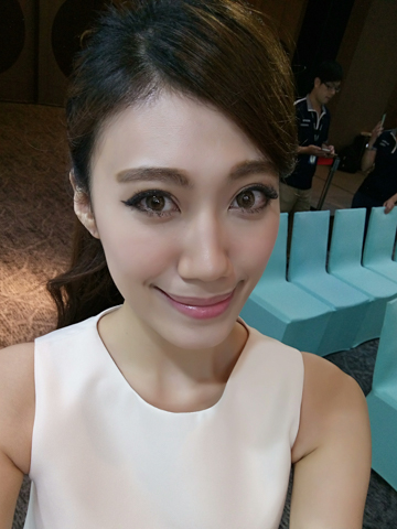 Ảnh chụp từ camera trước Xperia C5 Ultra 2