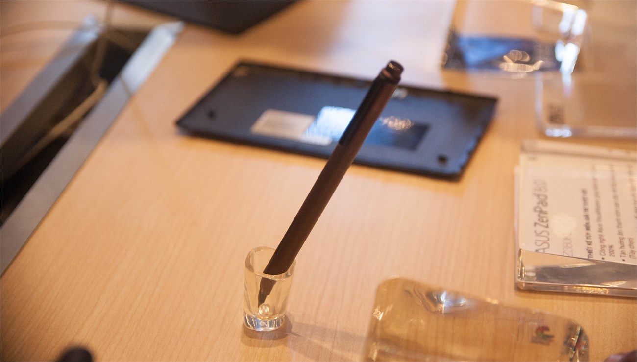Asus cũng giới thiệu một chiếc bút cảm ứng mới 3 Asus cũng giới thiệu một chiếc bút cảm ứng mới 3