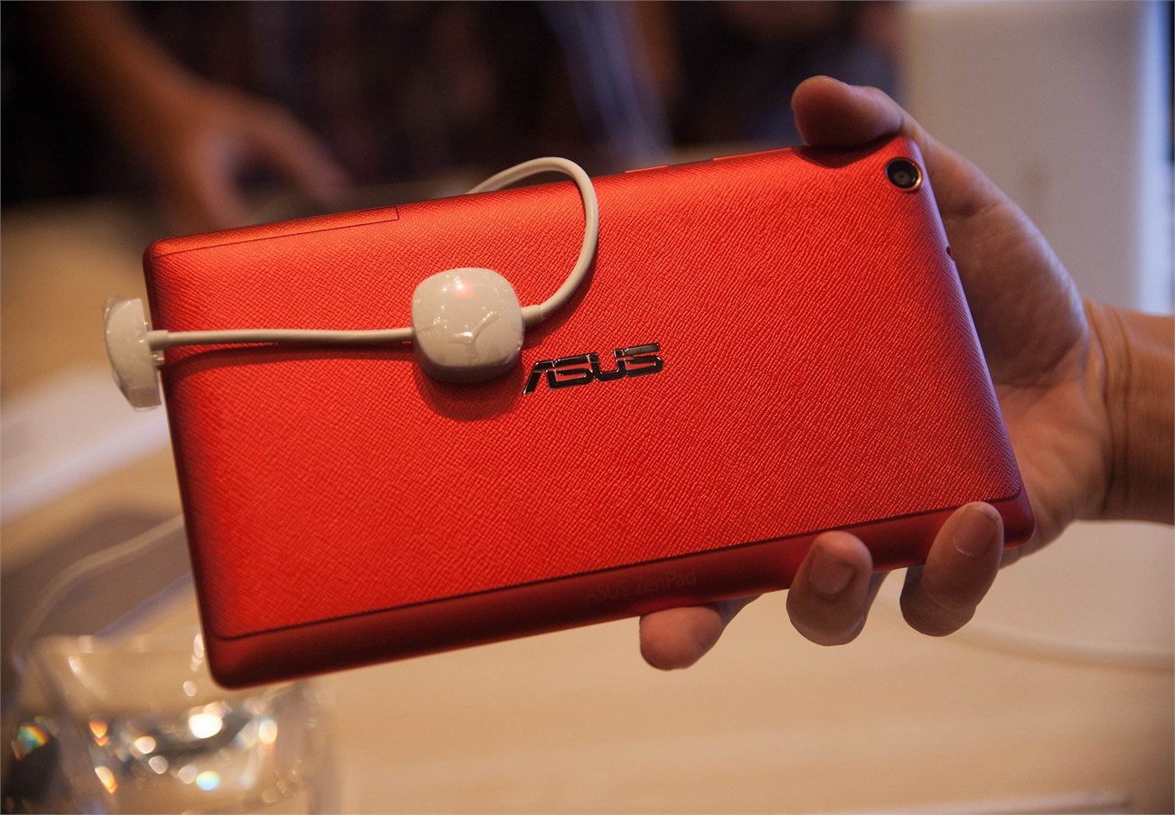 ZenPad C 7.0 và ZenPad 7.0 có thiết kế giống nhau 3 ZenPad C 7.0 và ZenPad 7.0 có thiết kế giống nhau 3