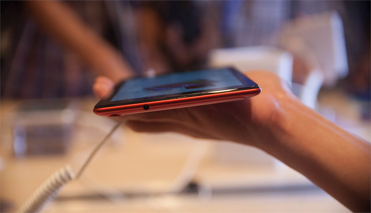 ZenPad C 7.0 và ZenPad 7.0 có thiết kế giống nhau 4 ZenPad C 7.0 và ZenPad 7.0 có thiết kế giống nhau 4