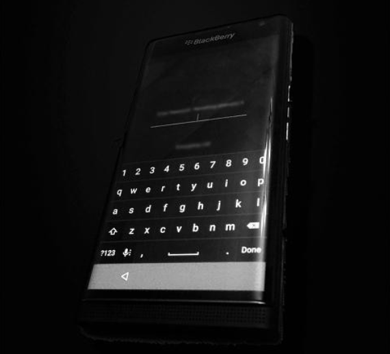 BlackBerry Venice: BlackBerry Venice là một tác phẩm đỉnh cao của công nghệ, với thiết kế sang trọng và đầy phong cách. Nếu bạn đam mê công nghệ, hãy đến với hình ảnh của BlackBerry Venice để cảm nhận những tính năng thú vị của nó.