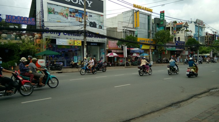 Ảnh trong điều kiện ban ngày, ánh sáng đầy đủ