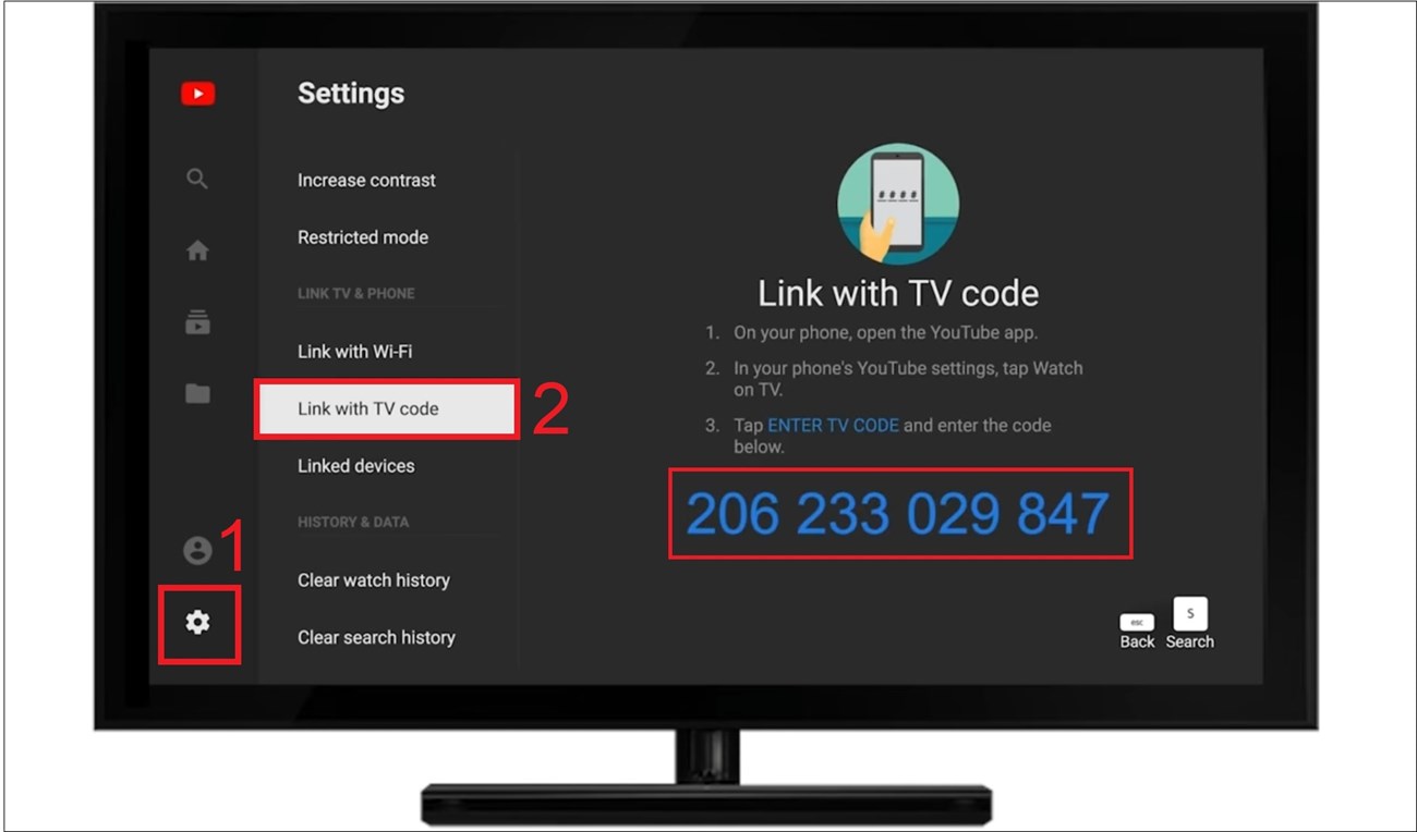 Bạn di chuyển đến mục Cài đặt trên Youtube > Chọn Link with TV code (Liên kết bằng mã TV). Một mã tivii màu xanh dương sẽ xuất hiện trên TV.