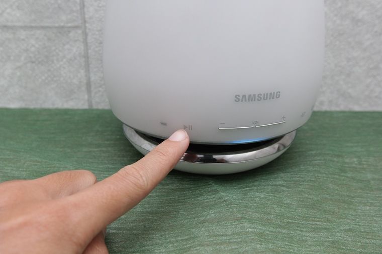 Cách kết nối điện thoại, máy tính bảng với loa không dây Samsung 360 bằng wifi > Tạm dừng phát nhạc