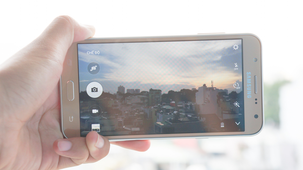 Camera Samsung Galaxy J7 cho chất lượng ảnh tốt