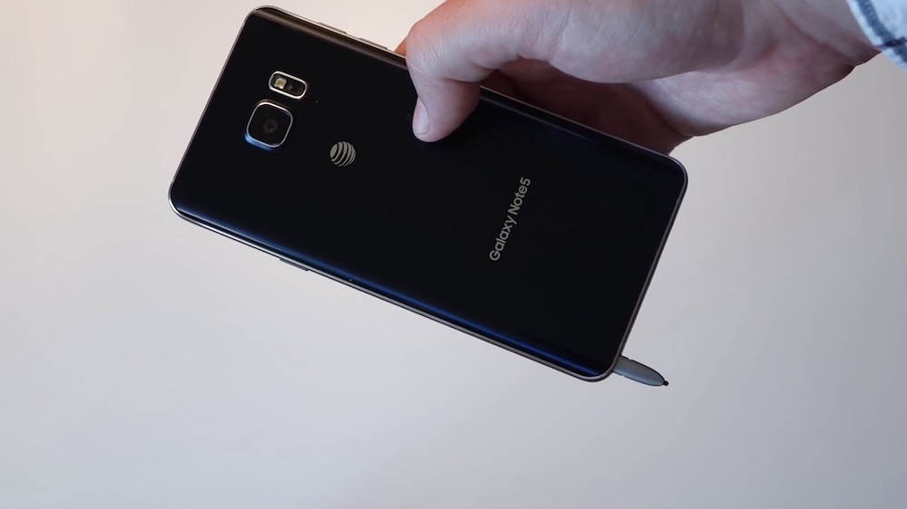 Note 5 có thể hư hỏng nặng nếu cắm ngược bút