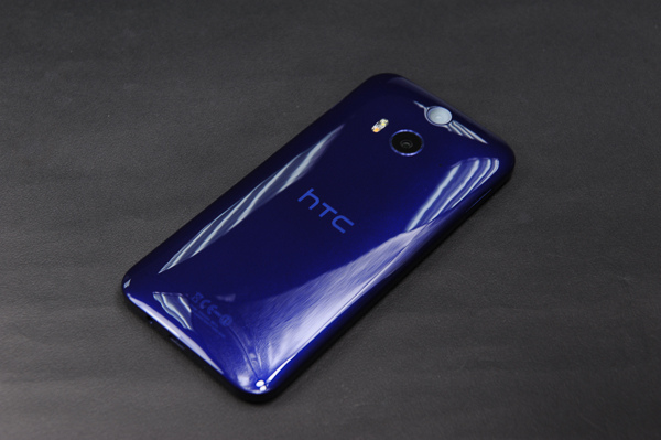 HTC Butterfly 2 có thiết kế hiện đại, trẻ trung