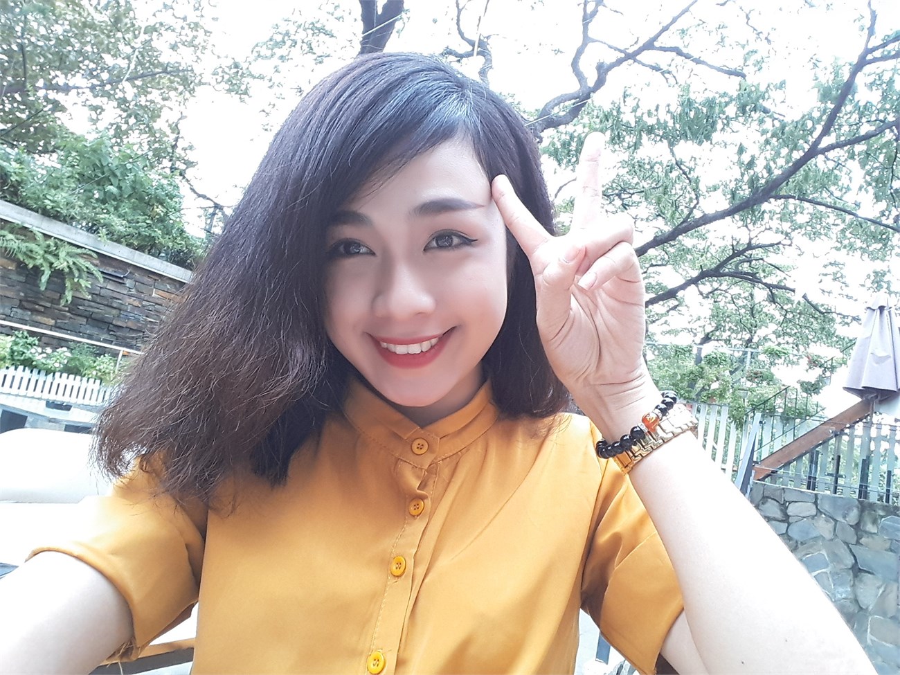 Selfie từ Galaxy J7 Selfie từ Galaxy J7