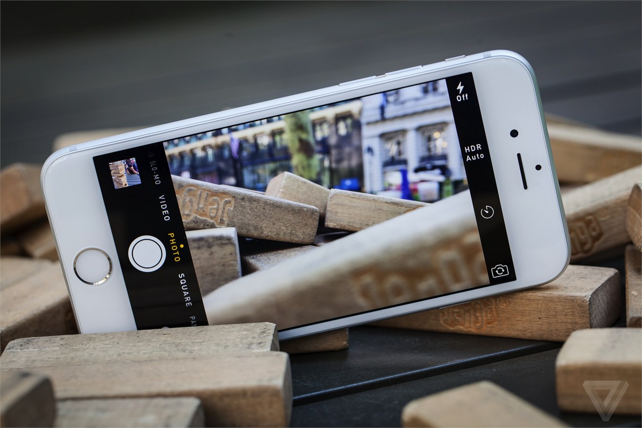 Mặt trước có thêm ‘đèn’ Mặt trước có thêm ‘đèn’