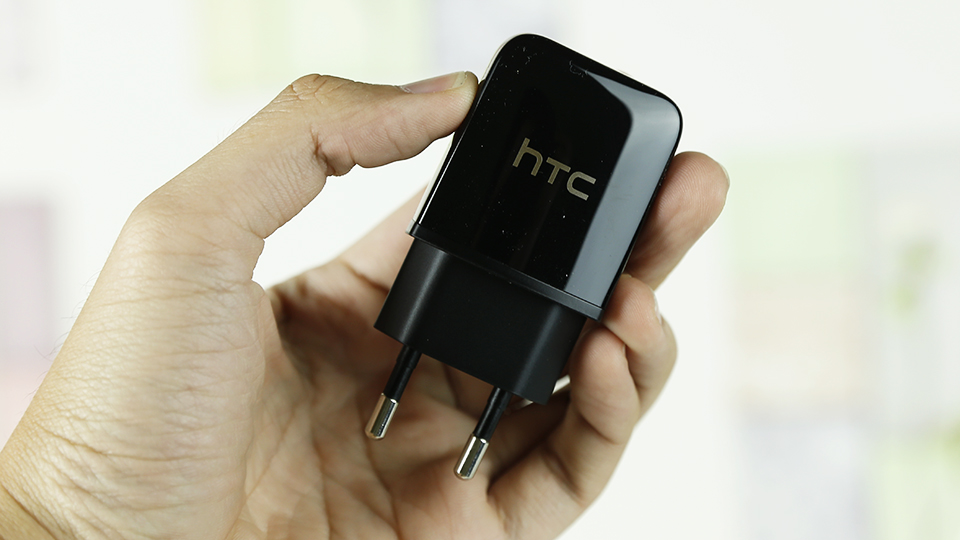 Củ sạc HTC Buttlerfly 2 Củ sạc HTC Buttlerfly 2