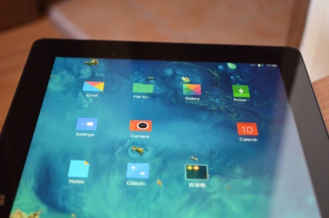 Cube i7 Remix có màn hình lón