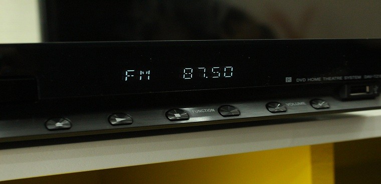 Cách dò và nghe đài FM trên dàn âm thanh Sony 5.1