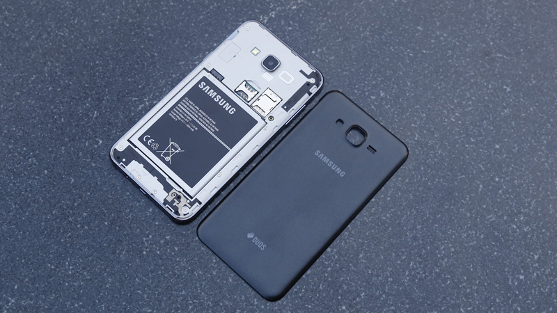 Mặt lưng tháo rời Samsung Galaxy J7 Mặt lưng tháo rời Samsung Galaxy J7