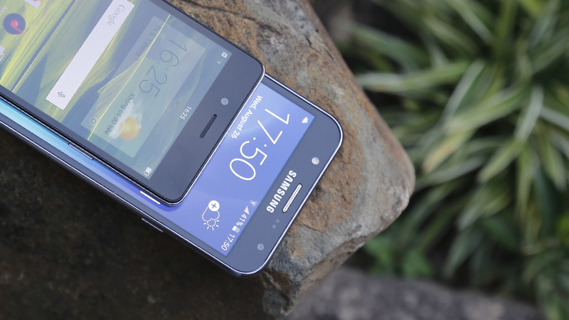 So sánh mặt trước Galaxy J7 và Mirror 5 So sánh mặt trước Galaxy J7 và Mirror 5