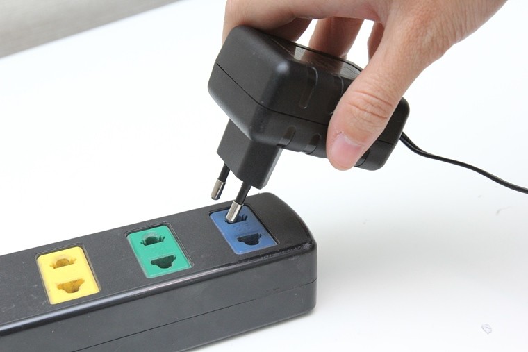 Cách kết nối Smart tivi LG hệ điều hành WebOS với đầu thu kỹ thuật số An Viên > Cấp điện cho đầu thu