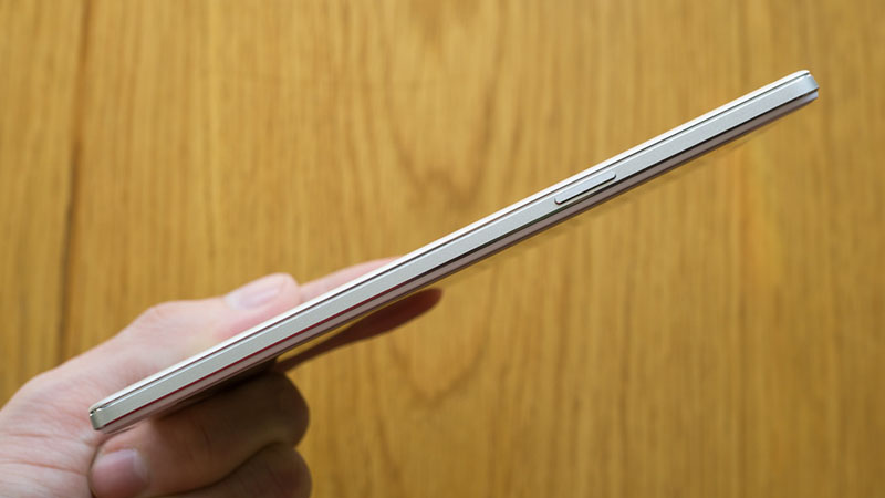 Cạnh trái Cạnh trái