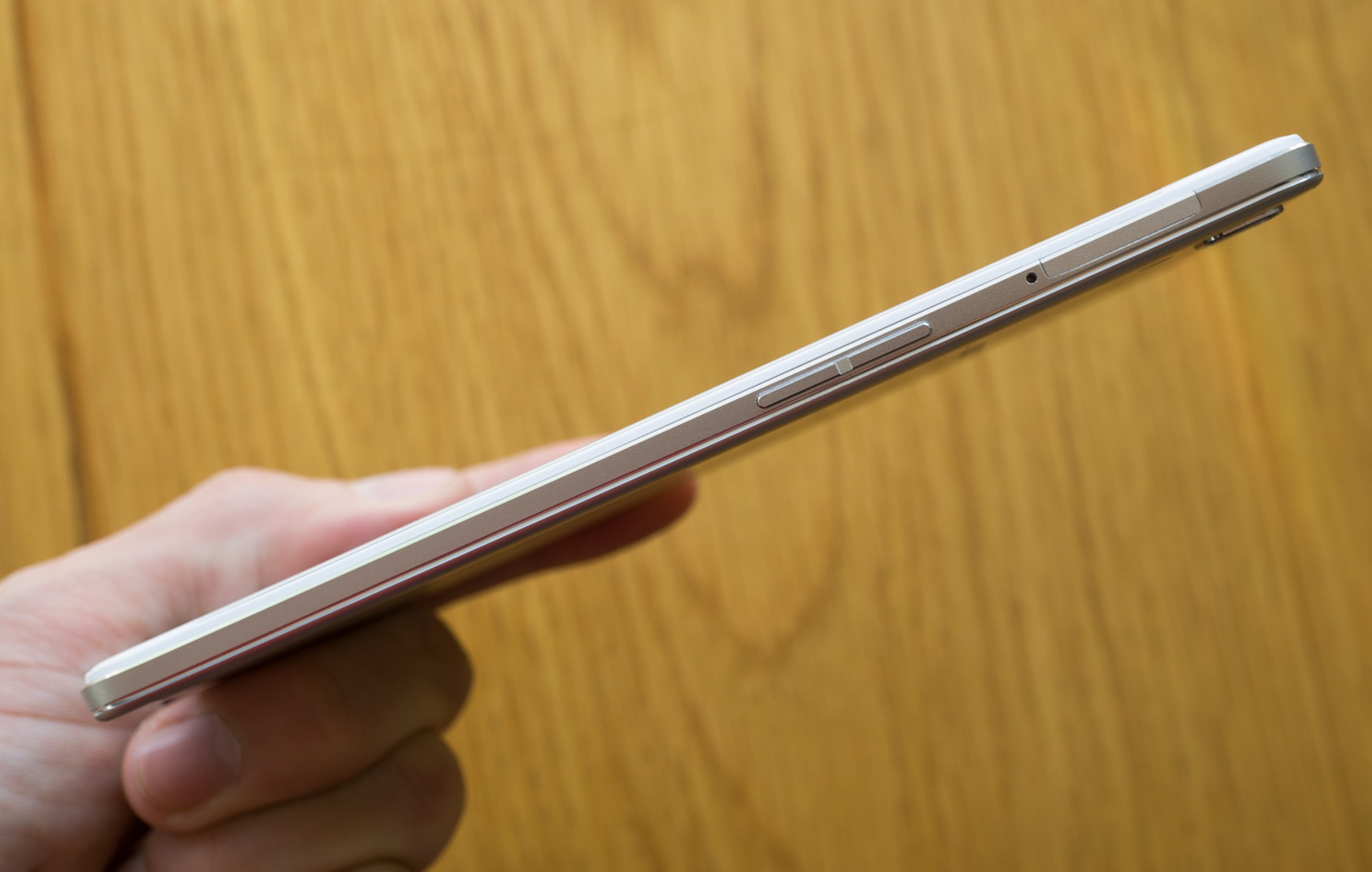 cạnh trái cạnh trái