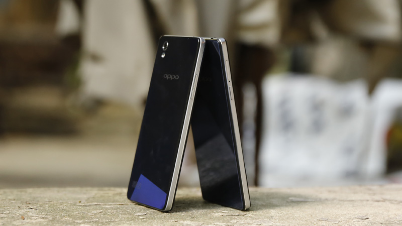 So sánh cạnh bên Oppo Mirror 5 và R1k So sánh cạnh bên Oppo Mirror 5 và R1k