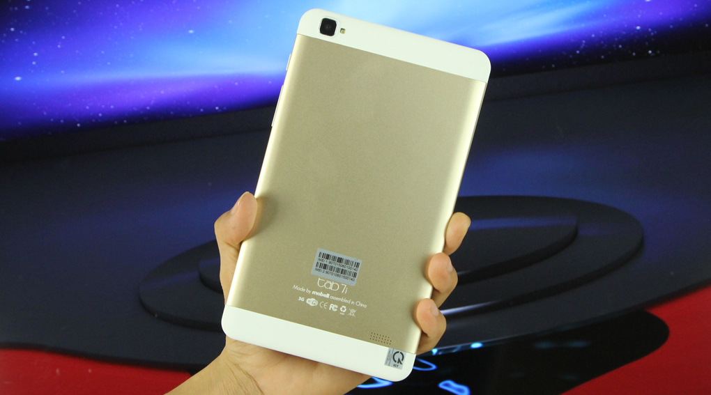 Mobell Tab 7i có camera trước VGA, camera 2MP
