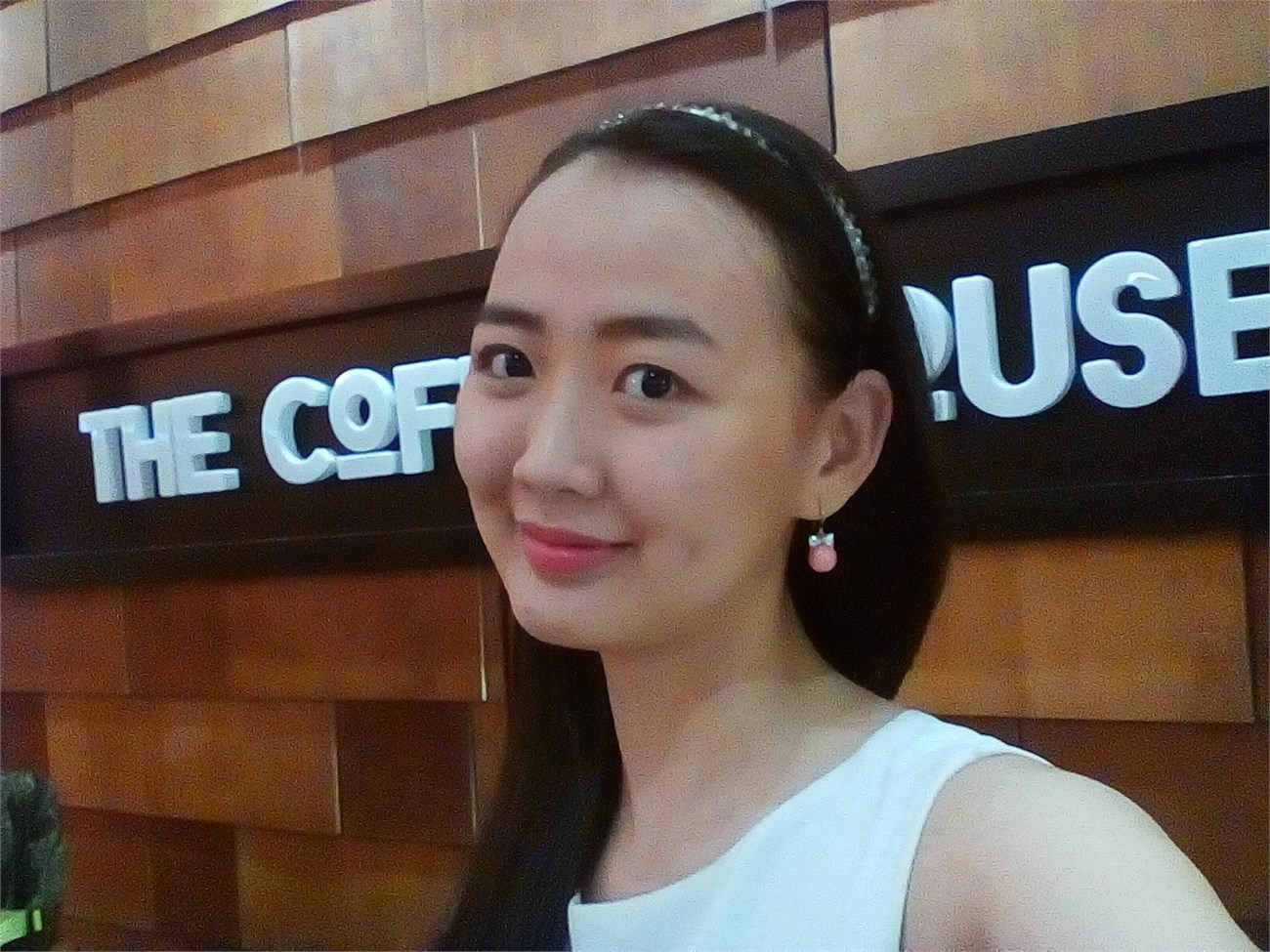 Chất lượng ảnh selfie từ camera trước 2MP của Lenovo A2010 Chất lượng ảnh selfie từ camera trước 2MP của Lenovo A2010