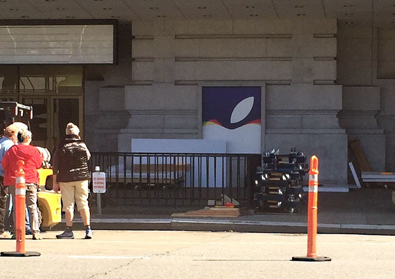 An ninh được thắt chặt quanh khán đài