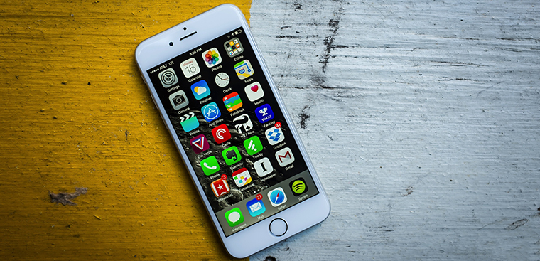 Kiểm tra bảo hành iPhone: Với sự đổi mới từ Apple, thời gian bảo hành của các dòng iPhone đã được nâng lên lên tới 3 năm. Điều này giúp người dùng có thể yên tâm sử dụng sản phẩm của mình. Nếu bạn đang dùng iPhone và muốn kiểm tra bảo hành, hãy đến ngay các trung tâm dịch vụ của Apple để được hỗ trợ tốt nhất.