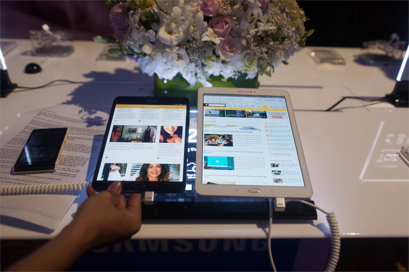 Bộ đôi Galaxy Tab S2