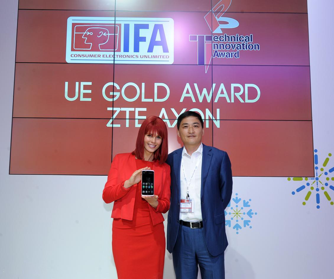 Nhờ có smartphone Axon mà ZTE giành được giải thưởng lớn tại IFA 2015 Nhờ có smartphone Axon mà ZTE giành được giải thưởng lớn tại IFA 2015