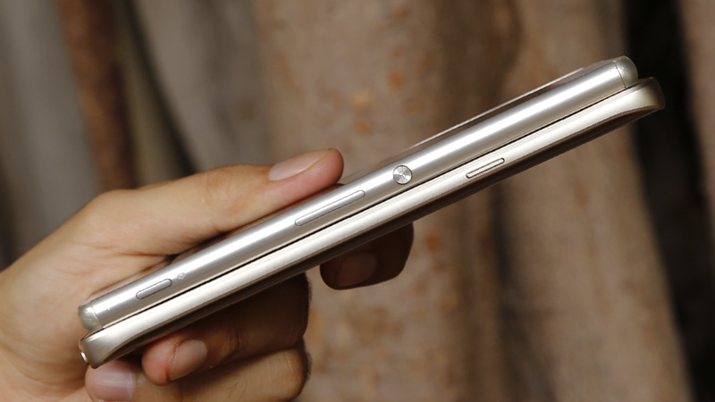 Samsung Galaxy Note 5 và Sony Xperia Z3 Plus