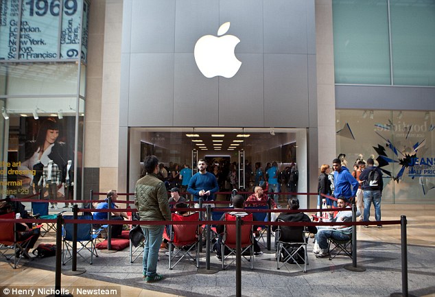 Nhiều người cũng đang chờ mua iPhone 6s và 6s Plus