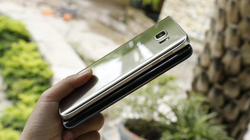 So sánh cạnh viền Note Edge và Note 5 So sánh cạnh viền Note Edge và Note 5