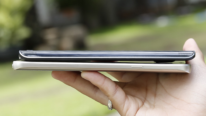 So sánh cạnh viền Note Edge và Note 5 So sánh cạnh viền Note Edge và Note 5