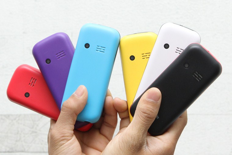Bộ vỏ nhiều màu sắc của Q-Mobile Q168 Những điện thoại bỏ túi nhỏ gọn đáng chú ý - Phần 1 > Bộ vỏ nhiều màu sắc của Q-Mobile Q168