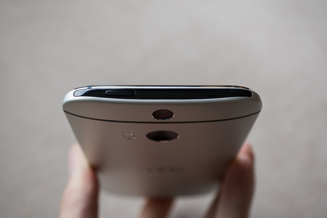 Mở hộp HTC One M8 Eye